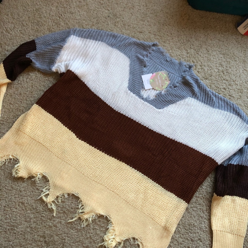 Last!Figleaffashion offshoulder distressed sweater - Picture 2 of 2